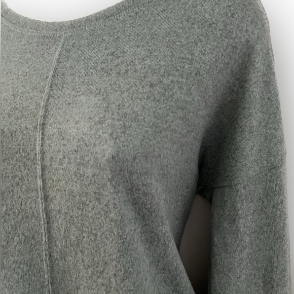 CABLE AND GAUGE WOMANS DROP SHOULDER SWEATER - Picture 3 of 6